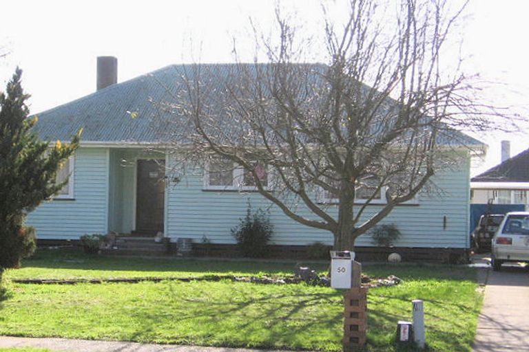 Photo of property in 50 Crewe Crescent, Hokowhitu, Palmerston North, 4410