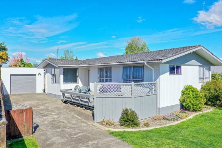 Photo of property in 15 Puriri Crescent, Edgecumbe, 3120