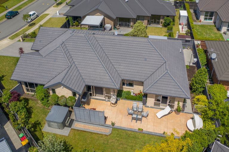 Photo of property in 54 Westpark Drive, Burnside, Christchurch, 8053