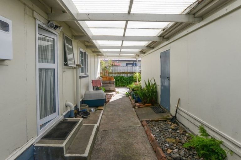 Photo of property in 2 Leyland Road, Te Awanga, 4102