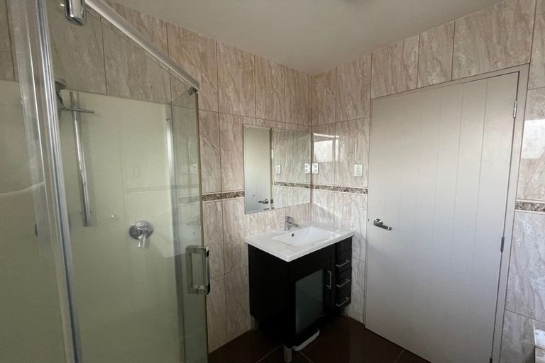 Photo of property in 8a Tawa Crescent, Manurewa, Auckland, 2102