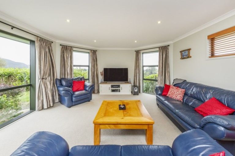 Photo of property in 16 Shere Lane, Linton, Palmerston North, 4472