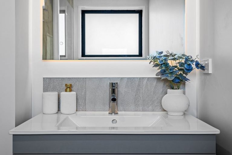 Photo of property in 1/101 Charles Street, Waltham, Christchurch, 8011