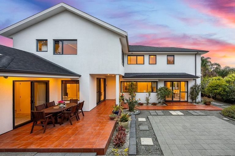 Photo of property in 24 Oakway Drive, Schnapper Rock, Auckland, 0632