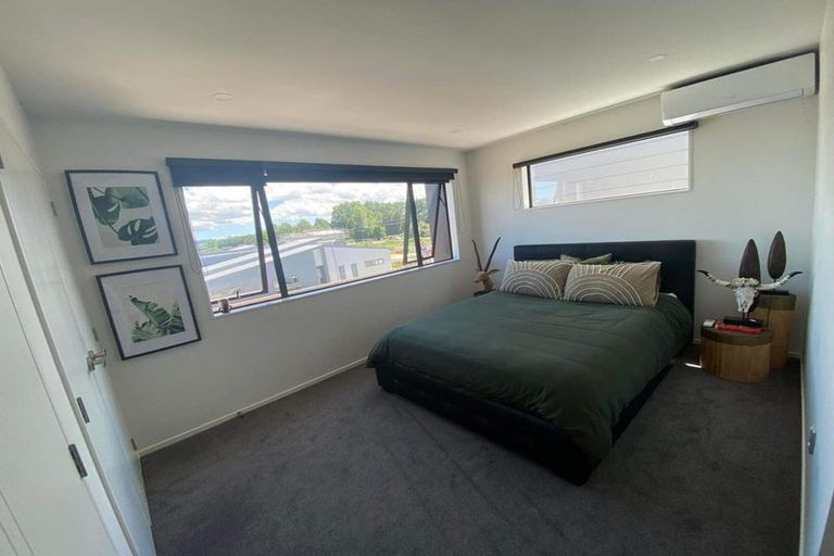 Photo of property in 10 Parahau Road, Papakura, 2110