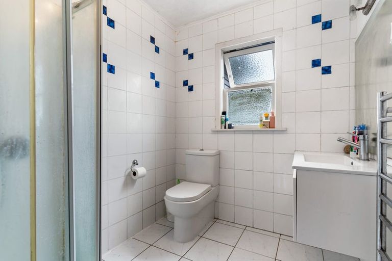 Photo of property in 48 Astley Avenue, New Lynn, Auckland, 0600