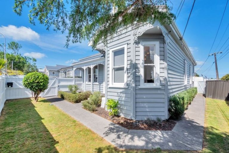 Photo of property in 1/80 Birkenhead Avenue, Birkenhead, Auckland, 0626