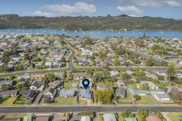 Photo of property in 4a Nicholas Avenue, Whitianga, 3510