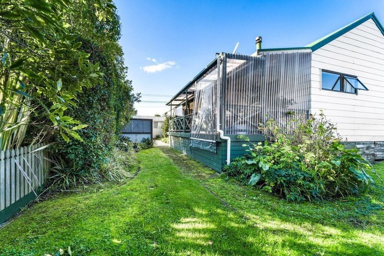 Photo of property in 217a Parkhurst Road, Parakai, 0830