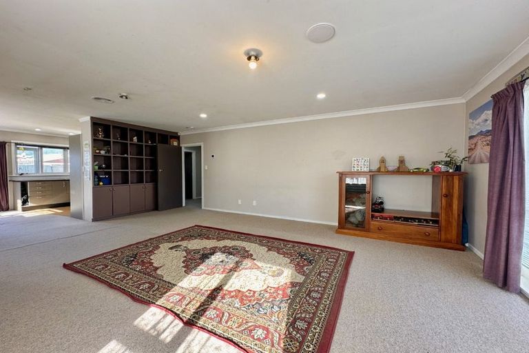 Photo of property in 57 Fraser Crescent, Elderslea, Upper Hutt, 5018