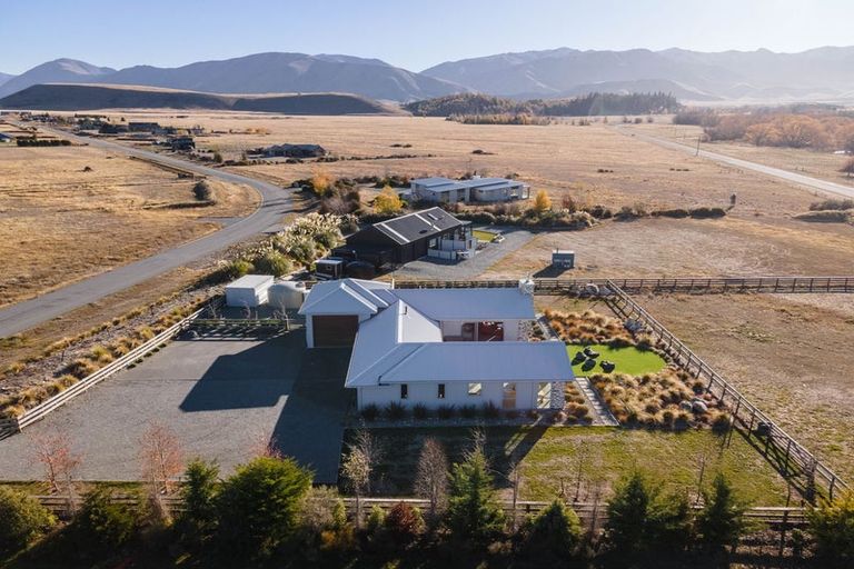 Photo of property in 2 Boundary Terrace, Twizel, 7999