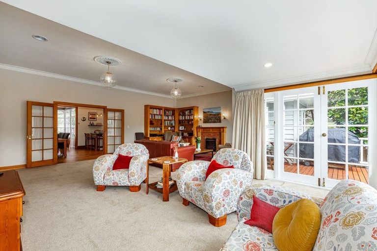 Photo of property in 396 Muritai Road, Eastbourne, Lower Hutt, 5013