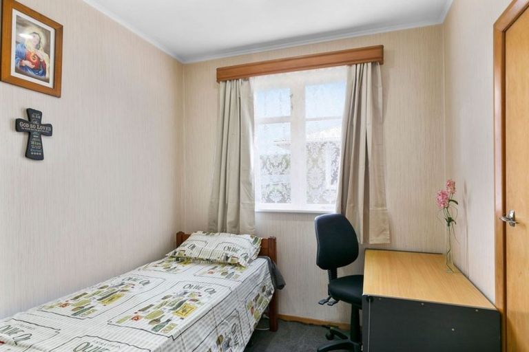 Photo of property in 32 Bracken Road, Paparangi, Wellington, 6037