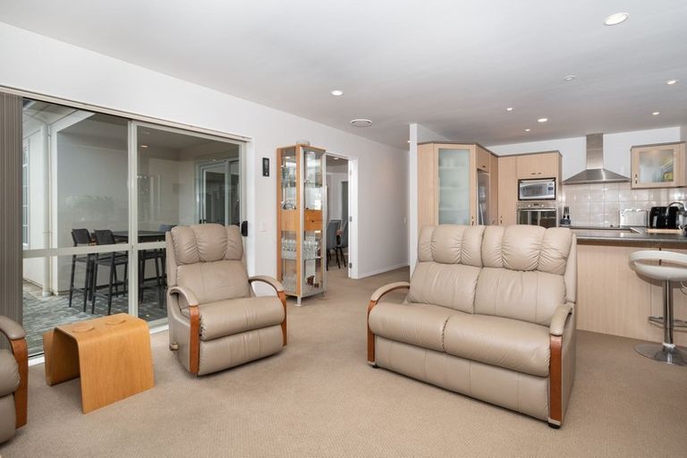 Photo of property in 15 Hendrika Court, Hobsonville, Auckland, 0618