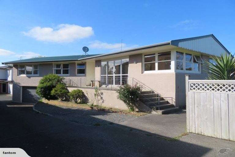 Photo of property in 1/16 Bradbury Road, Botany Downs, Auckland, 2010