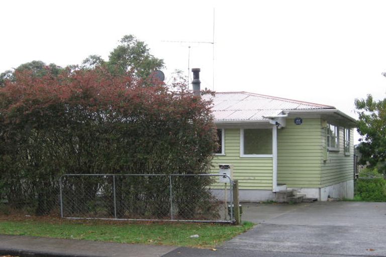Photo of property in 2 Tracey Terrace, Te Atatu South, Auckland, 0602