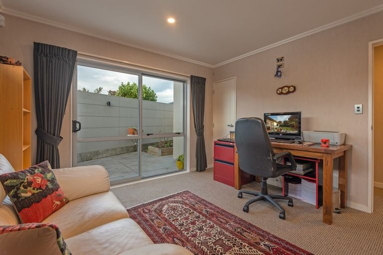 Photo of property in 22 Tennyson Avenue, Kelvin Grove, Palmerston North, 4414