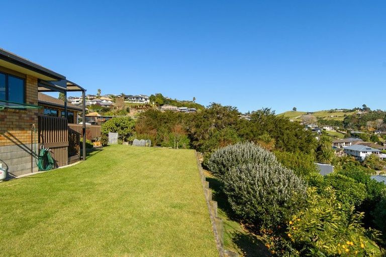 Photo of property in 76 Oteki Park Drive, Welcome Bay, Tauranga, 3112