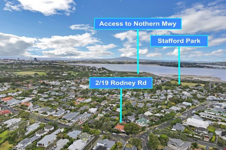 Photo of property in 2/19 Rodney Road, Northcote Point, Auckland, 0627