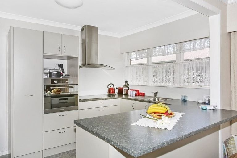 Photo of property in 26 Shirley Avenue, Papakura, 2110