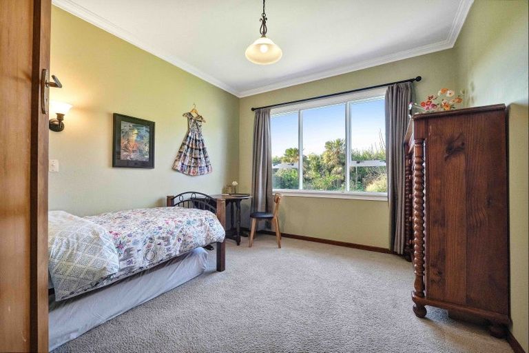 Photo of property in 7091 South Road, Warea, New Plymouth, 4381