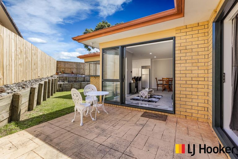 Photo of property in 54 Etherton Drive, Weymouth, Auckland, 2103