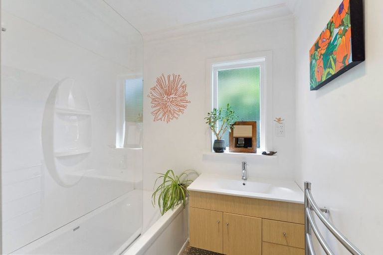 Photo of property in 32 Kiharoa Street, Otaki Beach, Otaki, 5512