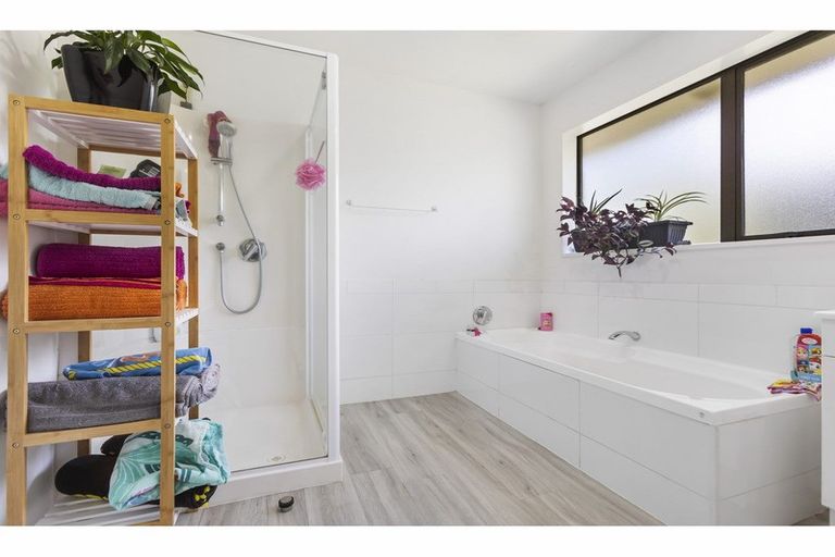 Photo of property in 17 Missy Crescent, Mount Pisa, Cromwell, 9383