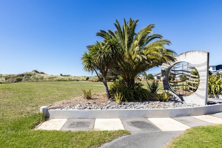 Photo of property in 86 Aston Drive, Waimairi Beach, Christchurch, 8083