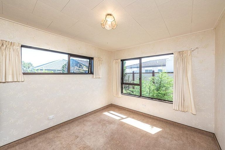 Photo of property in 12 Warwick Place, Springvale, Whanganui, 4501