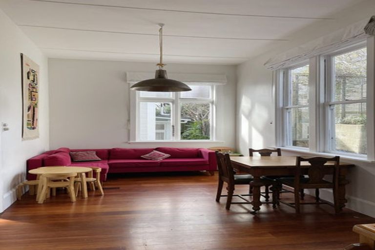 Photo of property in 3 Manley Terrace, Newtown, Wellington, 6021