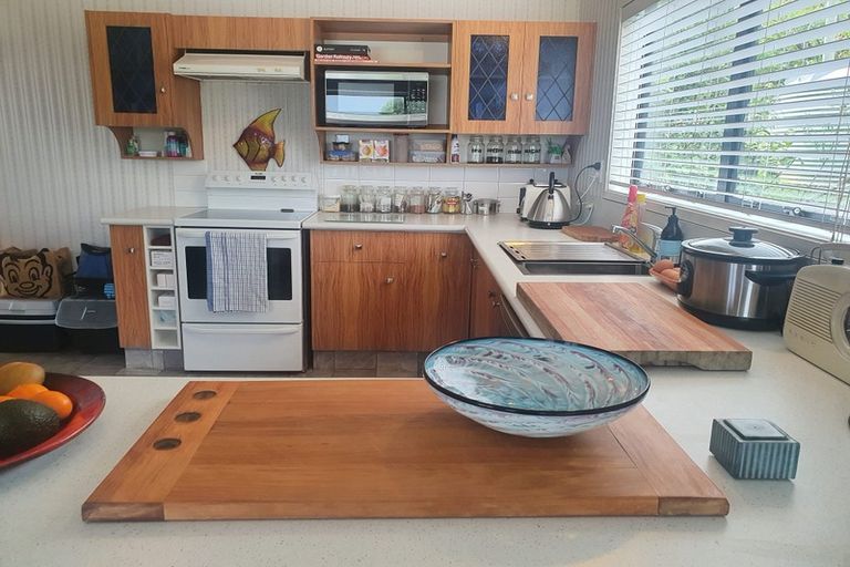 Photo of property in 6 Seaview Road, Cable Bay, 0420