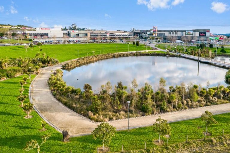 Photo of property in 403/1 Rose Garden Lane, Albany, Auckland, 0632