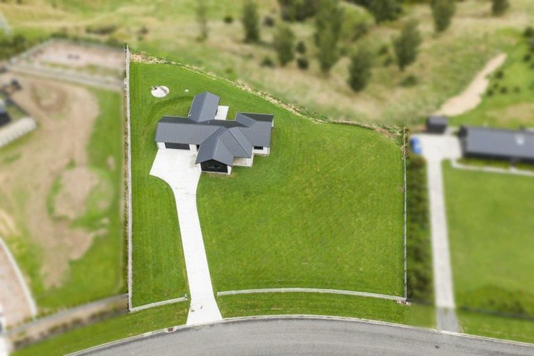 Photo of property in 132 Kingsdale Park Drive, Aokautere, Palmerston North, 4471