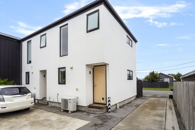 Photo of property in 1/130 Olliviers Road, Phillipstown, Christchurch, 8011