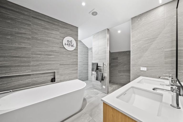 Photo of property in 27 Idris Road, Fendalton, Christchurch, 8052