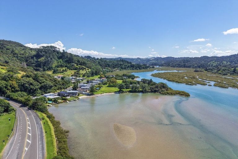 Photo of property in 91 Weranui Road, Waiwera, Orewa, 0994