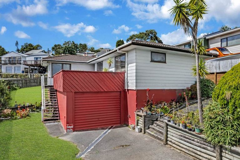 Photo of property in 6 Tesla Place, Totara Vale, Auckland, 0629