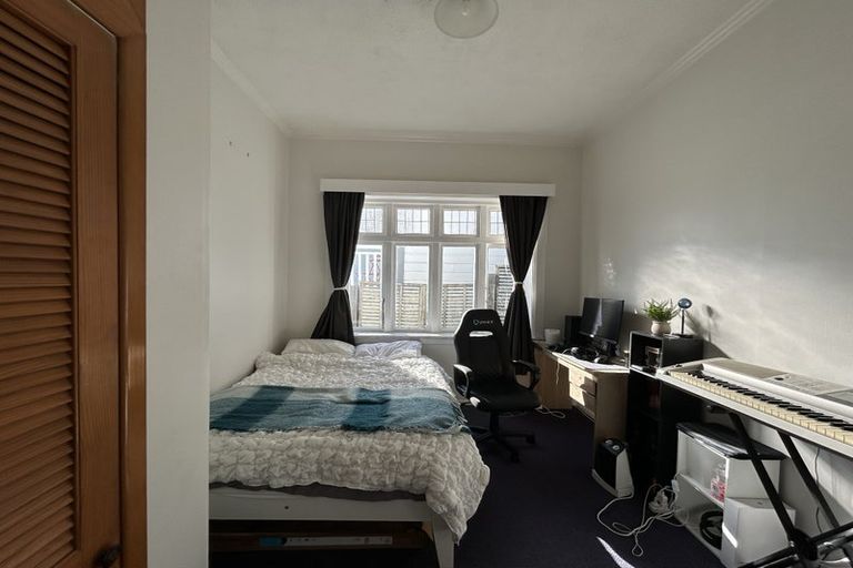 Photo of property in 27 Mckinley Crescent, Brooklyn, Wellington, 6021