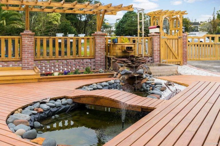 Photo of property in 16 Dellwood Avenue, Henderson, Auckland, 0612