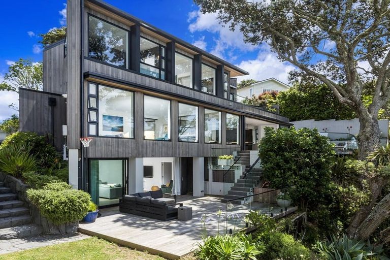 Photo of property in 2 Old Lake Road, Narrow Neck, Auckland, 0624