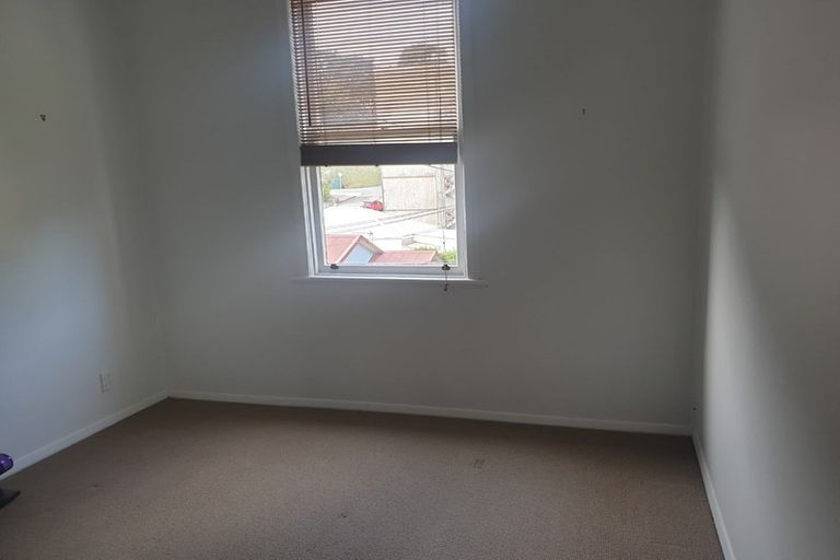 Photo of property in 22 Edinburgh Terrace, Berhampore, Wellington, 6023