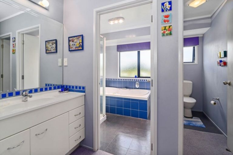 Photo of property in 12 Hulme Place, Owhata, Rotorua, 3010