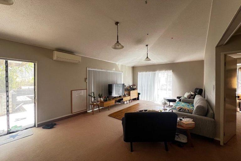 Photo of property in 3/20a Lavery Place, Sunnynook, Auckland, 0632