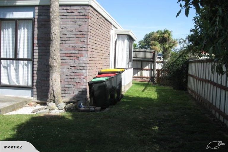 Photo of property in 2/33 Mortlake Street, Islington, Christchurch, 8042