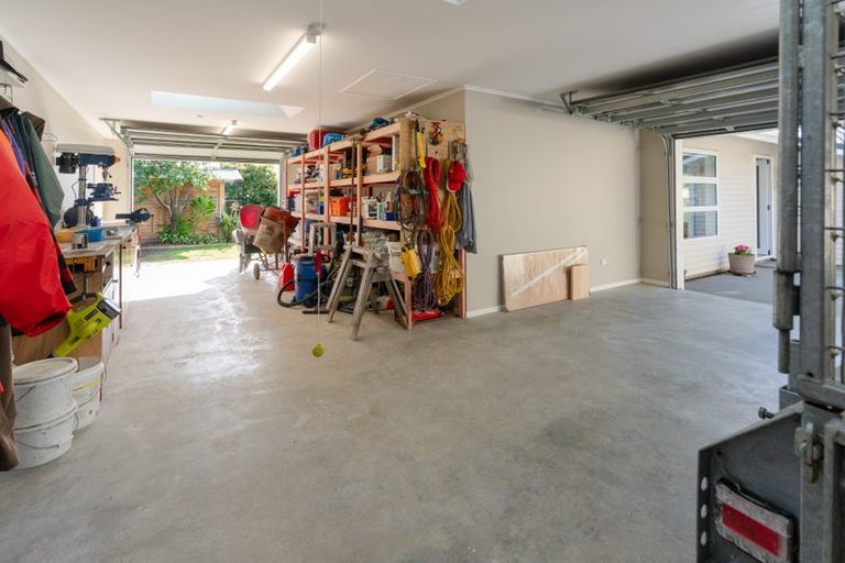Photo of property in 450 Te Moana Road, Waikanae, 5036