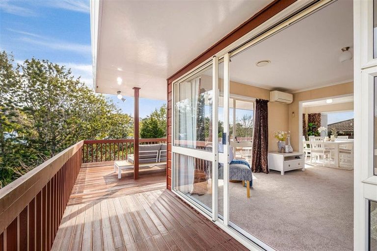 Photo of property in 9 Bayside Drive, Browns Bay, Auckland, 0630