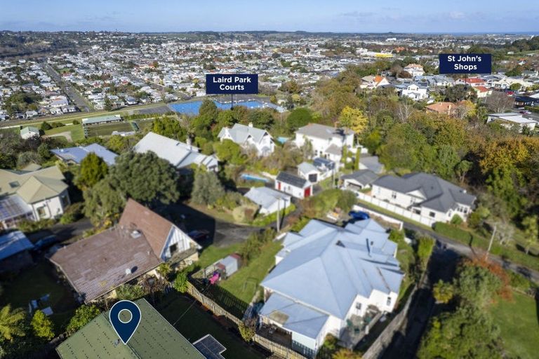 Photo of property in 3 Smart Terrace, Saint Johns Hill, Whanganui, 4500