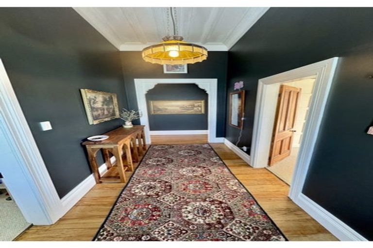 Photo of property in 18 Morley Street, New Plymouth, 4310