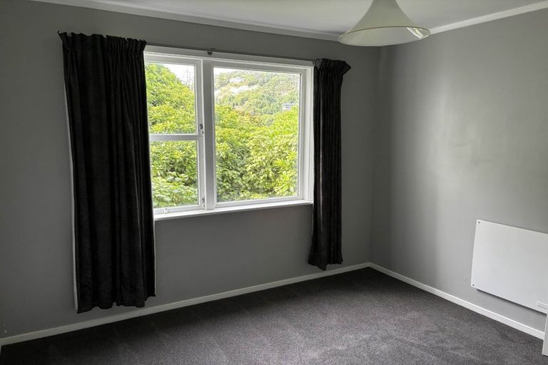 Photo of property in 19 Creswick Terrace, Northland, Wellington, 6012